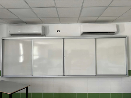 Quadro branco deslizante