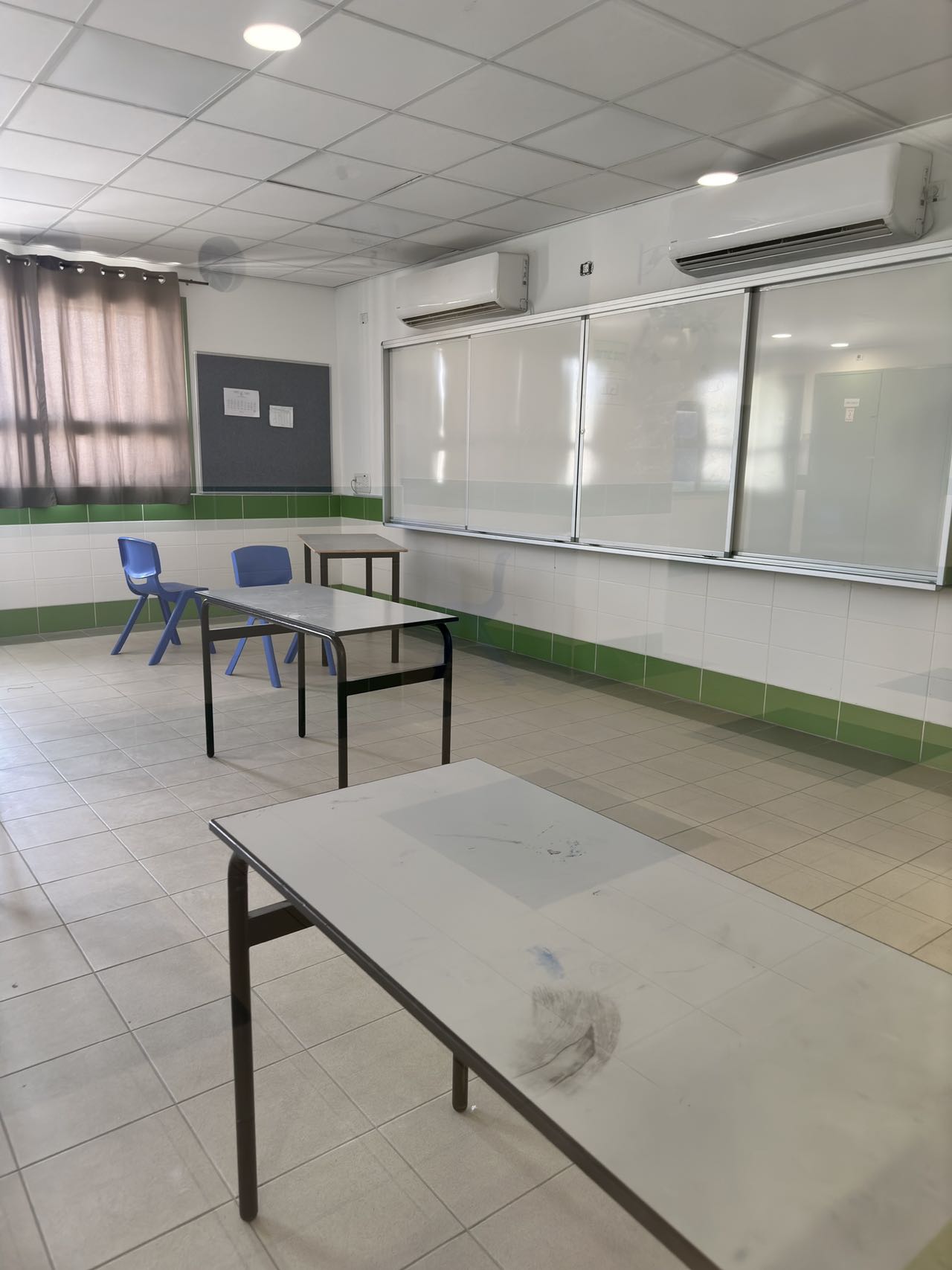 Sliding Whiteboard